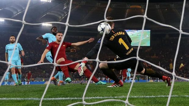Edin Dzeko mencetak gol cepat yang membuat AS Roma lebih percaya diri di laga tersebut.