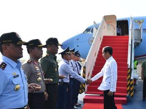 Jokowi Bertolak ke Papua, akan Kunjungi Asmat Jokowi Bertolak ke Papua, akan Kunjungi Asmat