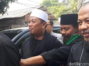 Berharap Ada Pintu Kembali, Opick dan Dian Harmonis Usai Mediasi Berharap Ada Pintu Kembali, Opick dan Dian Harmonis Usai Mediasi