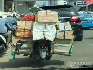 Pemain Sirkus di Jalanan yang Buat Hati Cenat-cenut