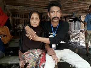Rumah Nenek di Sulsel yang Beratap Daun Kelapa Dibangun Ulang Rumah Nenek di Sulsel yang Beratap Daun Kelapa Dibangun Ulang