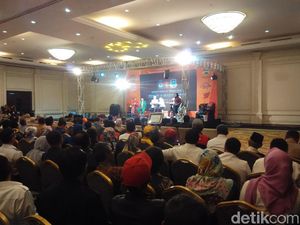 Suami Jadi Tersangka Suap, Istri Abubakar Tetap Ikuti Debat Pilbup Suami Jadi Tersangka Suap, Istri Abubakar Tetap Ikuti Debat Pilbup