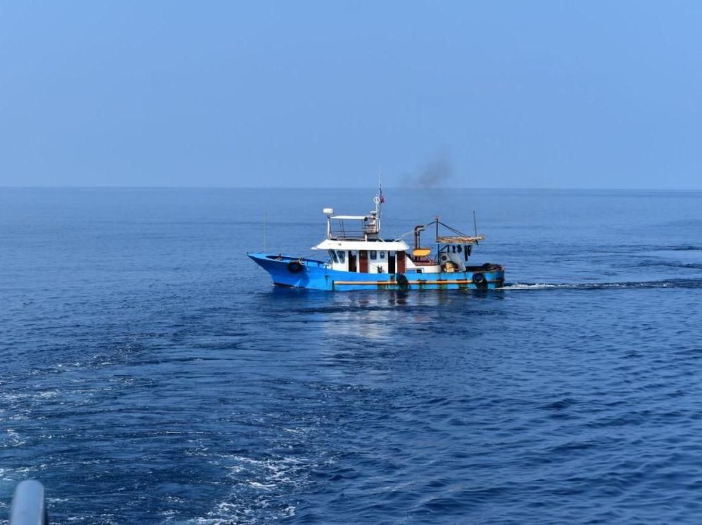 2 Kapal Filipina Diciduk di Perairan Sulawesi 2 Kapal Filipina Diciduk di Perairan Sulawesi