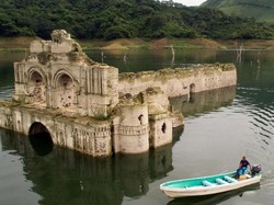 Gereja Muncul ke Permukaan Air, Dulunya Saksi Wabah Mematikan