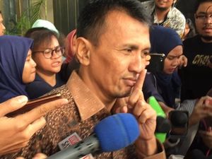 Eks Gubernur Sumut Gatot Pujo Bungkam Usai Diperiksa KPK Eks Gubernur Sumut Gatot Pujo Bungkam Usai Diperiksa KPK