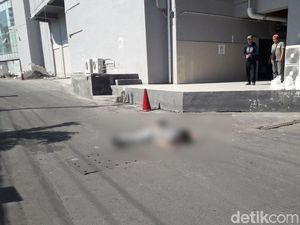 Pria Jatuh dari Lantai 8 Diduga Frustrasi Gagal Tes Dokter Spesialis Pria Jatuh dari Lantai 8 Diduga Frustrasi Gagal Tes Dokter Spesialis