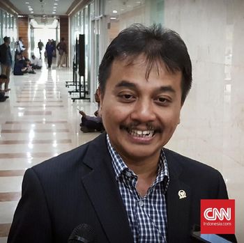 Sebanyak 15 Pegawai Kemenpora Jelaskan Aset Dibawa Roy Suryo
