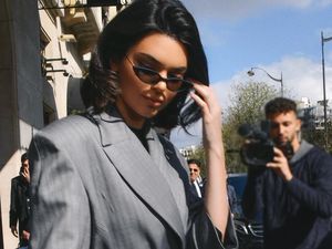 Kembalinya Tren Kacamata Kecil Ala 90-an, Dipakai Agnez Mo hingga Rihanna Kembalinya Tren Kacamata Kecil Ala 90-an, Dipakai Agnez Mo hingga Rihanna