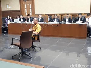 Pembagian Fee Proyek untuk Bupati Rita Dibongkar di Sidang Pembagian Fee Proyek untuk Bupati Rita Dibongkar di Sidang