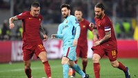 Di sisi lain, para penggawa Roma pun tampil ganas layaknya serigala yang menjadi bagian dari simbol klub mereka. (Foto: Michael Regan/Getty Images)