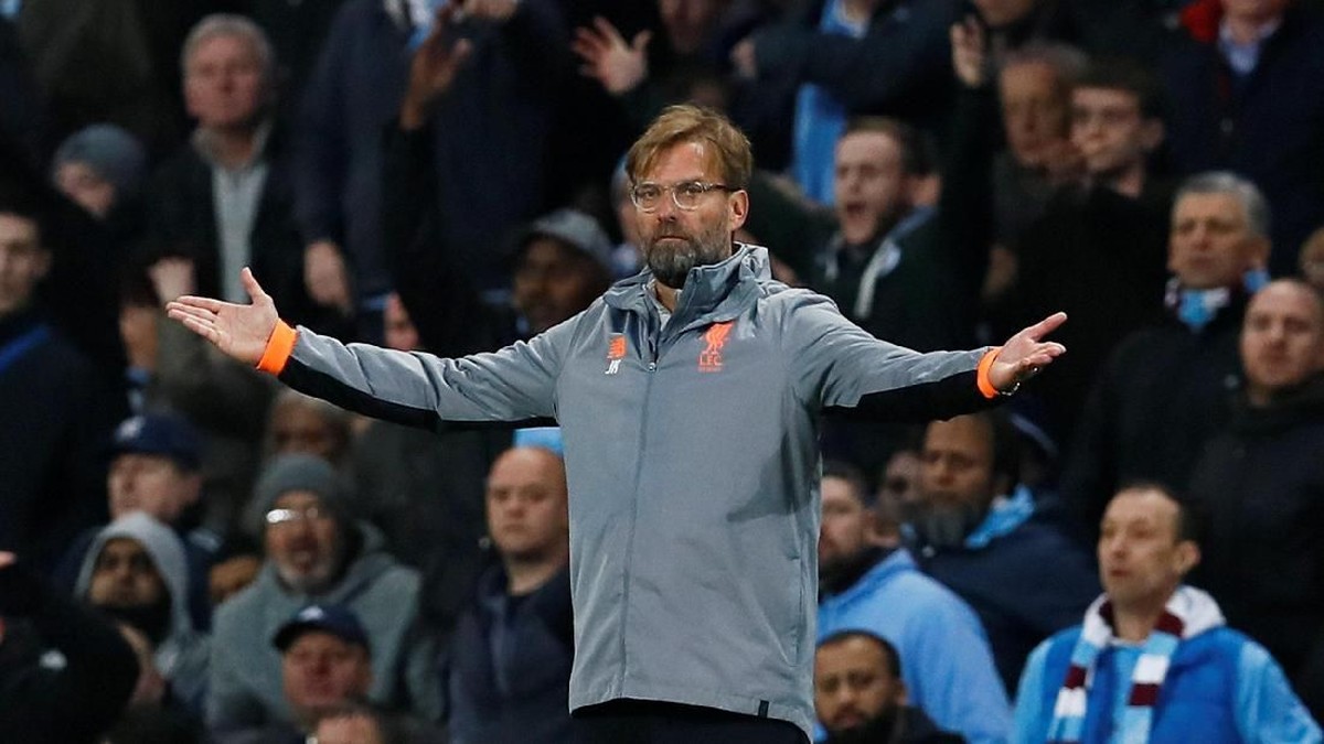 Juergen Klopp turut mengomentari kemenangan AS Roma atas Barcelona (Foto: Jason Cairnduff/Action Images via Reuters)