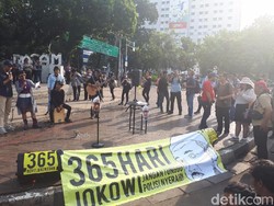 Setahun Kasus Novel Baswedan, Massa Unjuk Rasa di Depan Istana