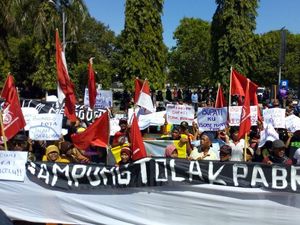 Dianggap Tidak Pro Rakyat, Bupati Ponorogo Dituntut Lengser