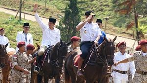 Foto: Momen Anies Diajak Berkuda Bareng Prabowo