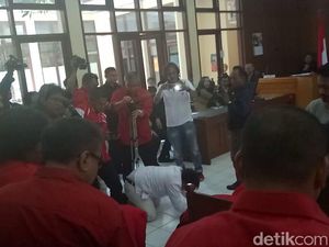Sukacita Kader PKPI Saat Dinyatakan Lolos Ikut Pemilu 2019 Sukacita Kader PKPI Saat Dinyatakan Lolos Ikut Pemilu 2019