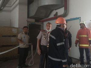Polisi akan Selidiki Penyebab Tunjungan Plaza 6 Terbakar