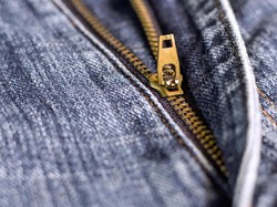 Kelamin Bocah di Depok Terjepit Ritsleting, Ortu Minta Bantuan Damkar