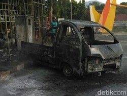 Ditinggal Makan, Mobil yang Diparkir di Pom Bensin Dilalap Api