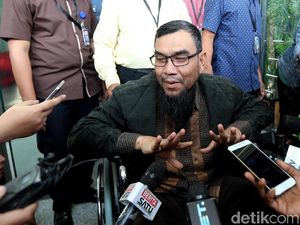 KPK Periksa Saksi dalam Kasus Dugaan Korupsi 38 Anggota Dewan KPK Periksa Saksi dalam Kasus Dugaan Korupsi 38 Anggota Dewan