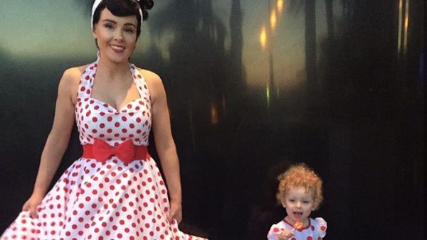 Seru-seruan Sama si Kecil dengan Pakai Baju Kembar, Lucu Juga