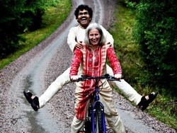 Kisah Romantis Pria Kayuh Sepeda Lintasi 8 Negara Demi Bertemu Istri