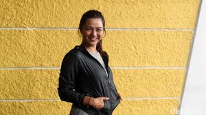 Sore di GBK Bersama Pepanah Cantik Dellie Threesyadinda
