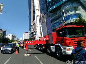 Tunjungan Plaza 6 Terbakar, Mobil Bronto Skylift Dikerahkan