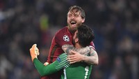 10 April 2018 jadi salah satu momen terbaik De Rossi bersama Roma. Ia mengantar Roma melakukan comeback sensasional atas Barcelona untuk melaju ke semifinal Liga Champions. De Rossi mencetak satu gol pada laga tersebut. Foto: Michael Regan/Getty Images