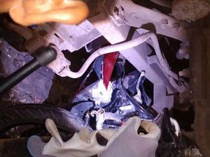 Motor Masuk Kolong Kereta, KRL Palmerah-Tanah Abang Terganggu