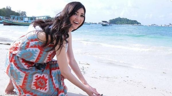 Foto: Cantiknya Puteri Indonesia 2018 dan Pantai Belitung