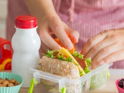 Si Kecil Malas Sarapan Pagi? Ini Bekal Sekolah yang Tepat dan Praktis