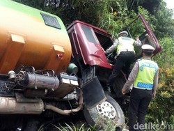 3 Pekerja Jalan Tewas Ditabrak Truk Pengangkut Minyak Sawit
