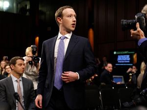 Aksi Zuckerberg Duel dengan DPR AS