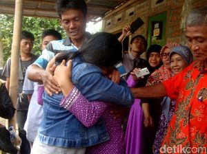 18 Tahun Tak Pulang, Tangis Haru TKW Pecah saat Bertemu Keluarga