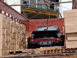 Selain 18 Moge, Ada Porsche Juga di Kapal yang Ditangkap TNI AL