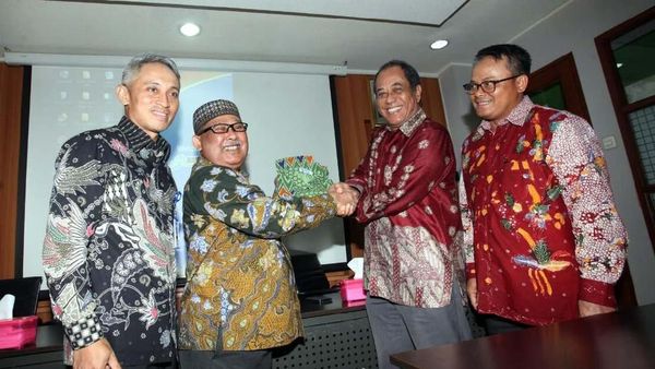 Umroh Gratis untuk Mitra Bisnis