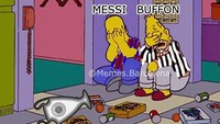 Mungkin saat ini Lionel Messi dan Gianluigi Buffon sedang menangisi kegagalannya di Liga Champions. (Foto: Instagram)