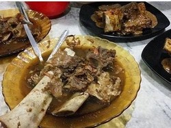 Gurih Segar Sop Konro Asal Makassar Ada di 5 Tempat Ini
