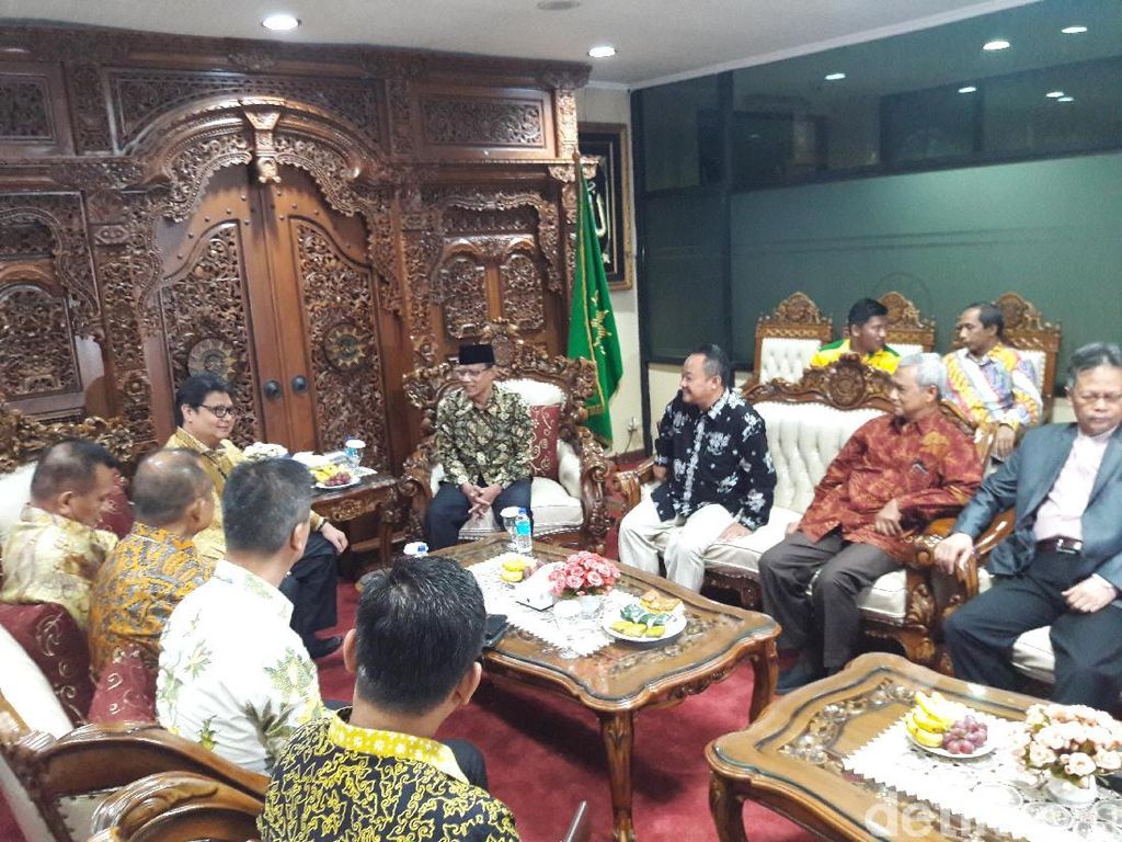 Ketum Golkar Sambangi PP Muhammadiyah, Bahas Apa? Ketum Golkar Sambangi PP Muhammadiyah, Bahas Apa?