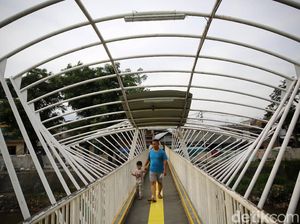 Atapnya Terbang, JPO Jayakarta Telanjang