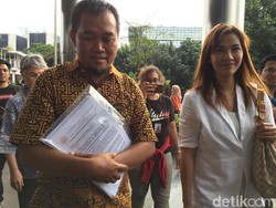 Menangi Praperadilan Century, Boyamin Ditemani Nadia Mulya ke KPK