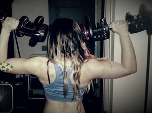 Angkat Beban Jadi Tren Cantik Perempuan Arab Saudi