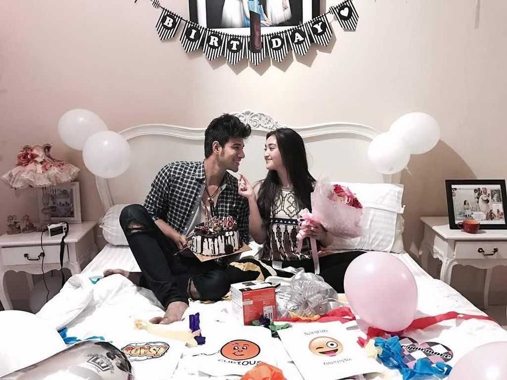 Romantisnya Ammar Zoni Saat Ngopi hingga Gaya Makan Marcelino Lefrandt Romantisnya Ammar Zoni Saat Ngopi hingga Gaya Makan Marcelino Lefrandt