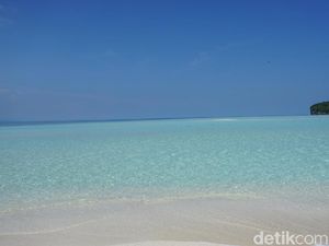 Foto: Keajaiban Pasir Timbul di Tengah Laut Raja Ampat Foto: Keajaiban Pasir Timbul di Tengah Laut Raja Ampat