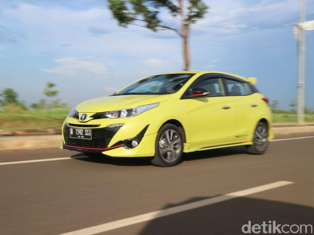 Menjajal Toyota Yaris Versi Joker Menjajal Toyota Yaris Versi Joker