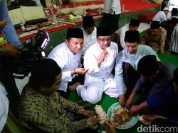 Bertemu Alumni Lirboyo, Gus Ipul Bernostalgia Santap Nasi Tawur