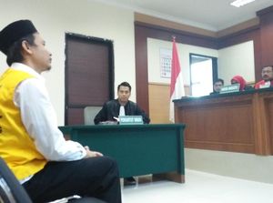 Jejak Penelanjangan Sejoli di Tangerang hingga Pak RT Dibui 5 Tahun Jejak Penelanjangan Sejoli di Tangerang hingga Pak RT Dibui 5 Tahun