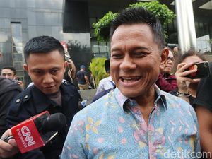 KPK Periksa Tersangka Penyuap Emirsyah Satar KPK Periksa Tersangka Penyuap Emirsyah Satar