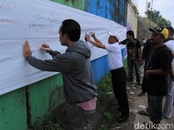 Warga Cicalengka Kumpulkan Tanda Tangan Tolak Miras dan Narkoba
