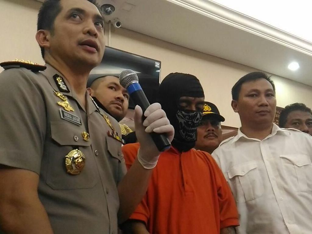 Polisi Periksa Keterlibatan Pacar Pembunuh Pensiunan TNI AL Polisi Periksa Keterlibatan Pacar Pembunuh Pensiunan TNI AL
